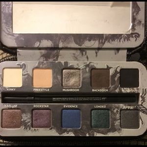 Urban Decay Makeup - Urban Decay Smoked eyeshadow palette Urban Decay Makeup - Urban Decay Smoked eyeshadow palette